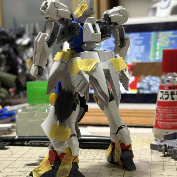 hgucV2アサルトバスターベースでザンネック製作中です。完成度は90%で形状はそろそろ完成します！かなりデザインは違いますがザンネックベースも並行で製作しています。（3枚目）