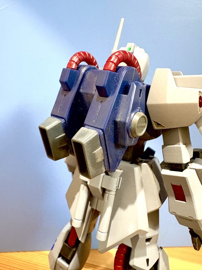 百式のなんとかバインダーが好きじゃないのでオミット。(フレキシブルバインダーだっけ？)あと、スラスターも小さい気がしたので角のそれっぽいのを取り付け。