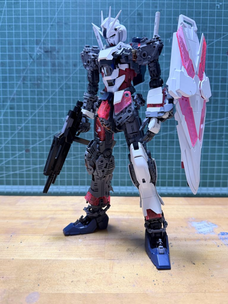 最初はピンクのサイコフレームも検討していました。