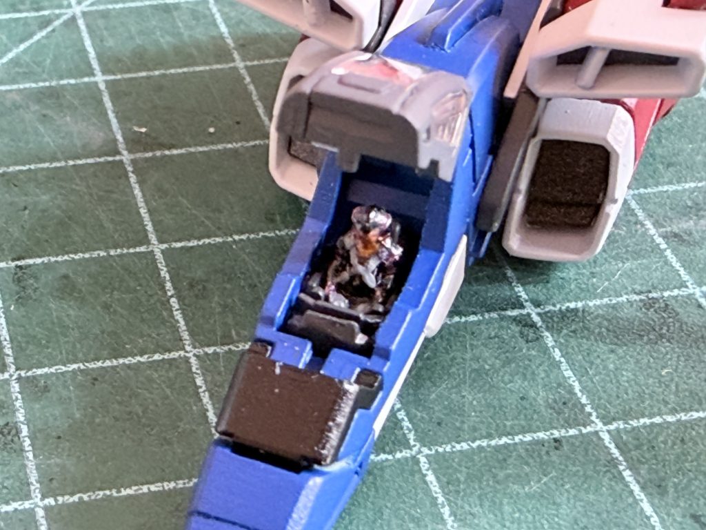 ヨナ・バスタも塗装しましたが、老眼には期待作業でしたので、勘弁してください💦