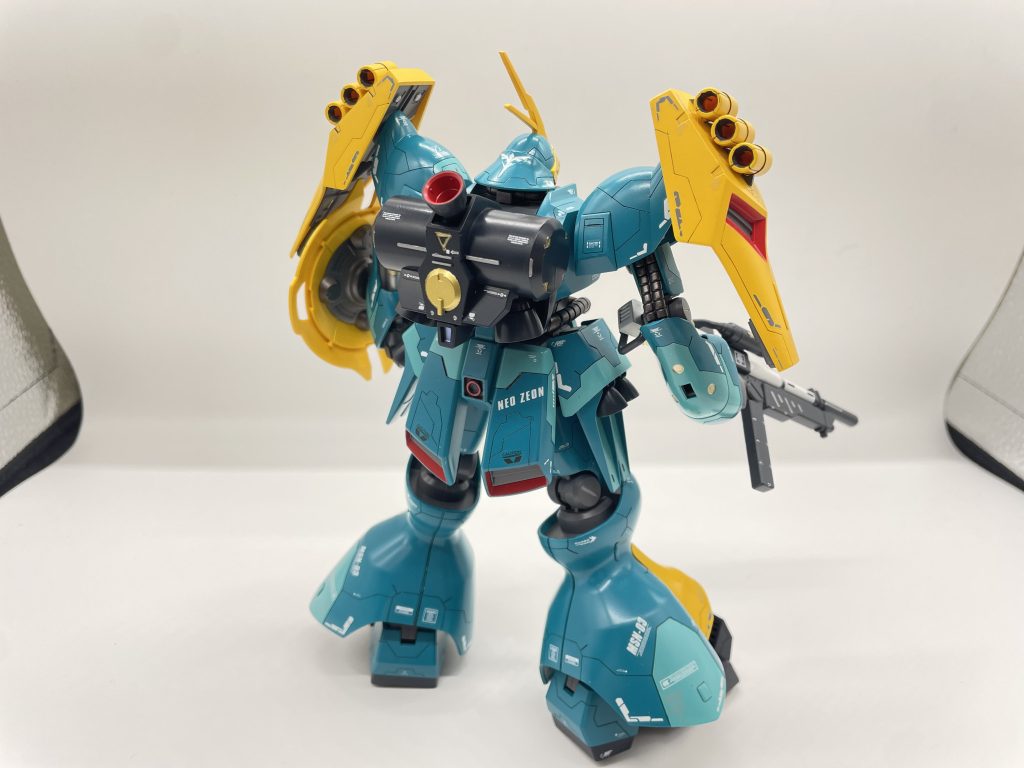 バックショットです。各部エナメルで筆塗しています。ゴールドリーフってエナメルなのにラッカー溶剤使うんですね・・・拭き取れなくて塗装が禿げそうになりました。 やってもうた…