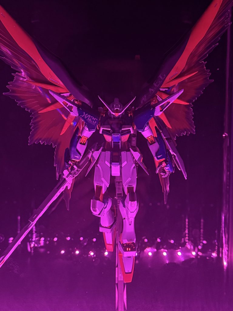 劇場版での分身集結後の決めポーズ風。ほんとは左にアロンダイト持たせたかったんだけどバランスが、、