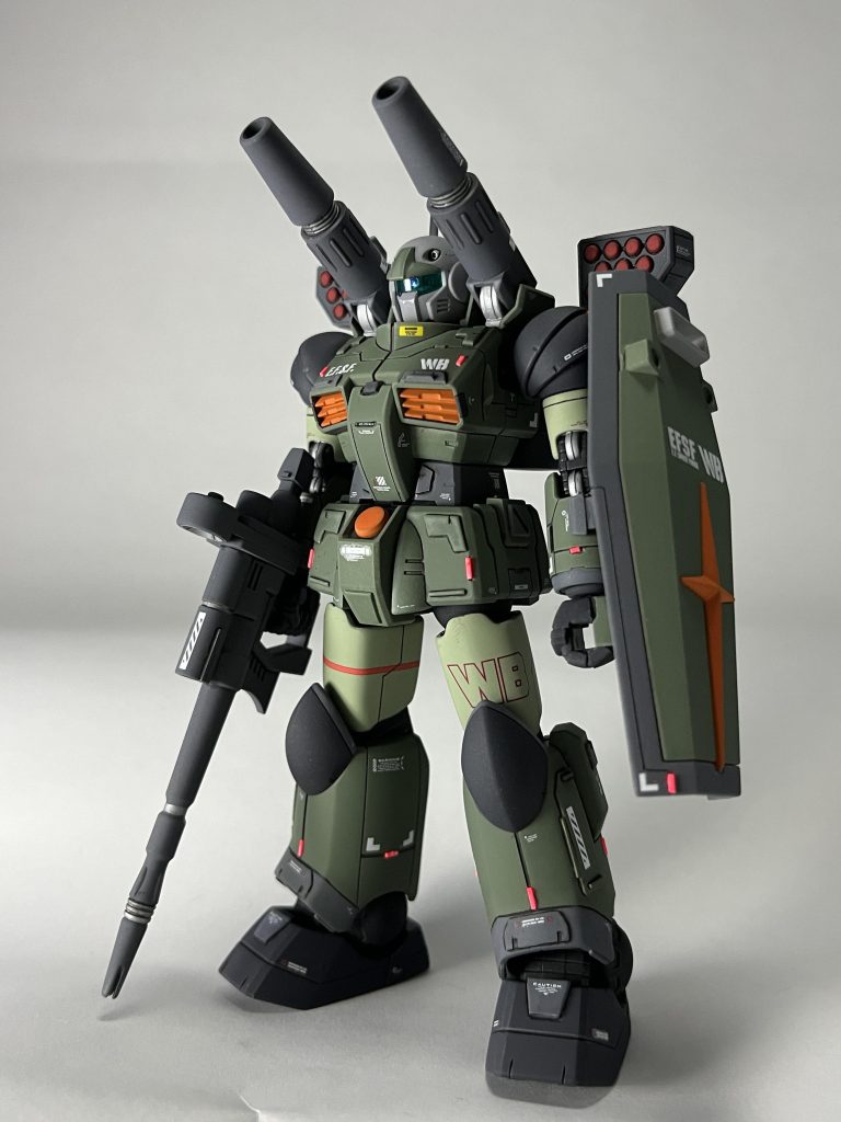 MSD版ジムのミサイルポッド､HGガンダムのシールドを移植。