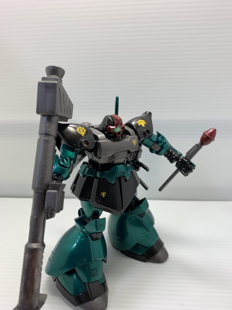 ジャイアント・バズとシュツルム・ファウストを持たせました。