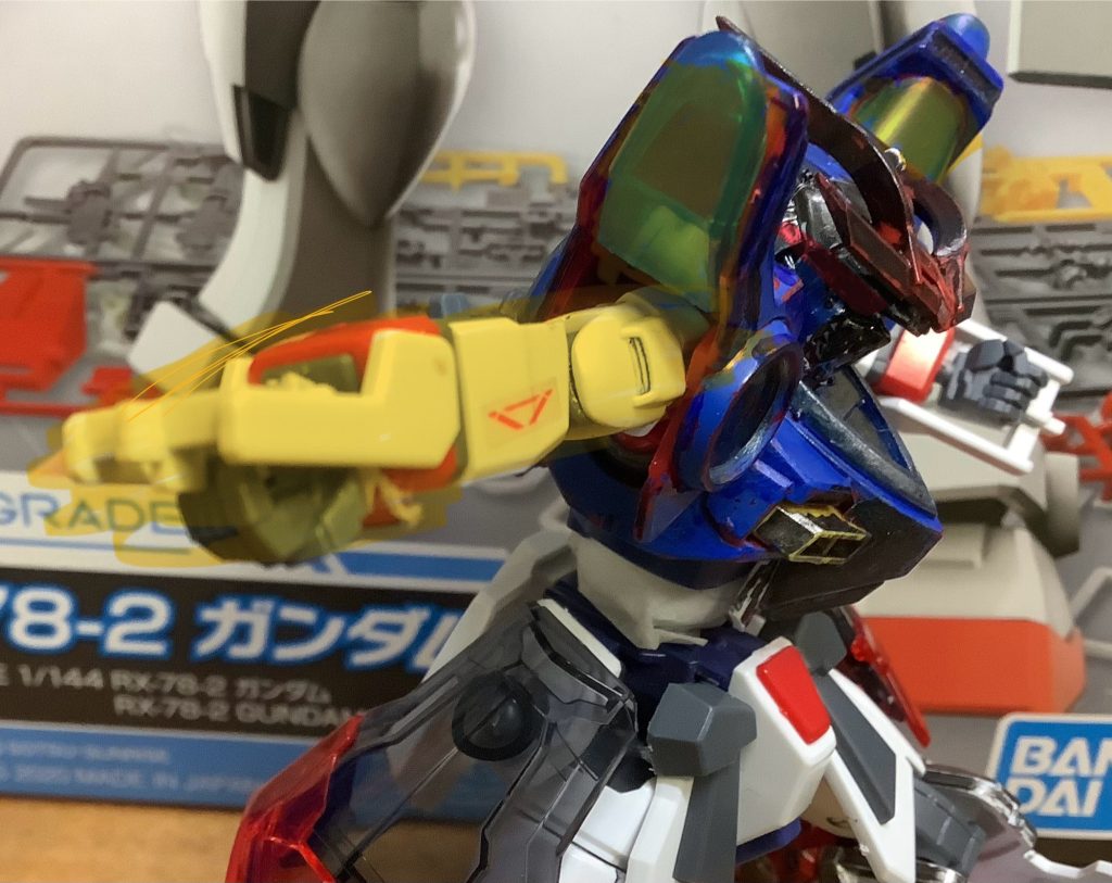 ギルタリジェクト肩のプラフスキー粒子を右拳に流し込むことにより、大技「ギルタリジェクト」を放つことができる。