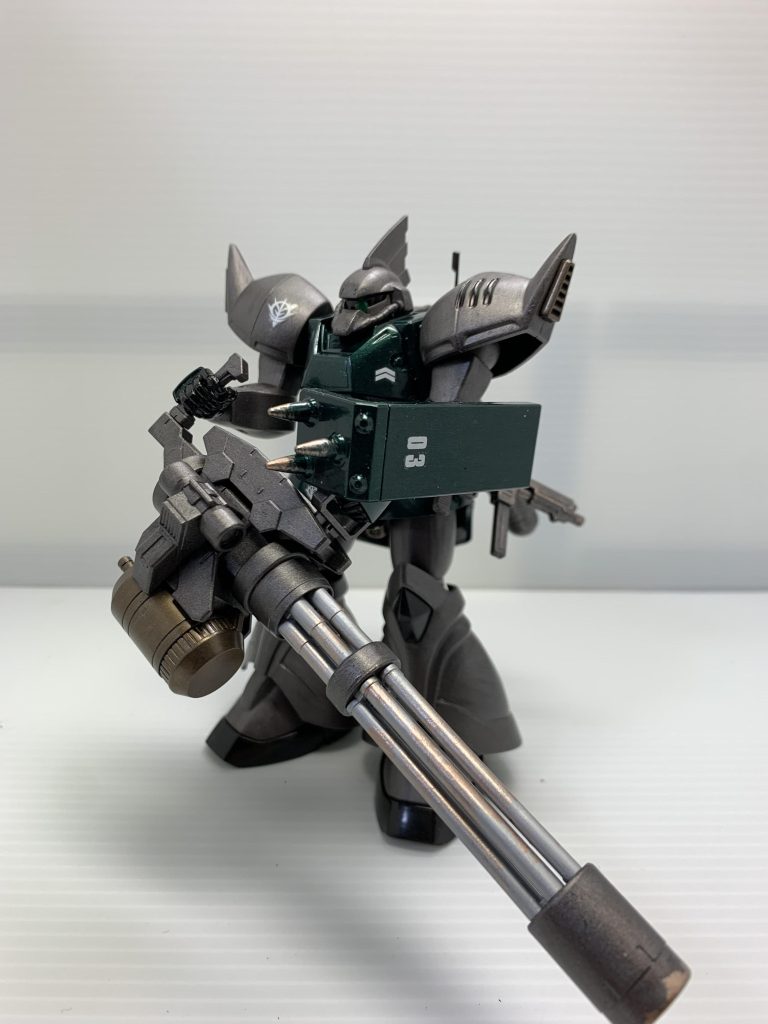 ジャイアントガトリングを持たせました。