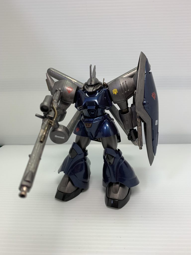 シールドの裏にマシンガンを装着しました。