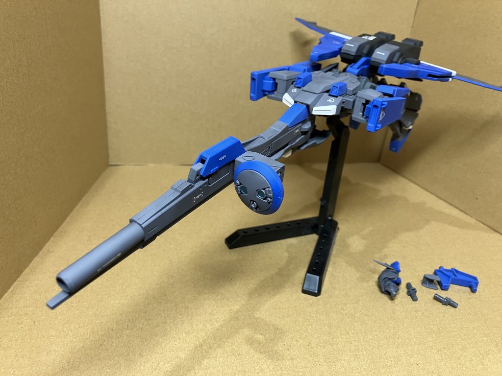 シータプラス風は以前も作りましたが、今回はゼータのランチャーをベースにしています。伸縮機能は残っていますが、伸ばすと大きくなって場所とります。