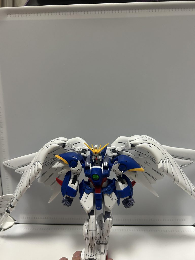 なんやかんやで完成…！自立は厳しそうでしたので下から支えてます。スジ掘りと墨入れは頑張りました…。