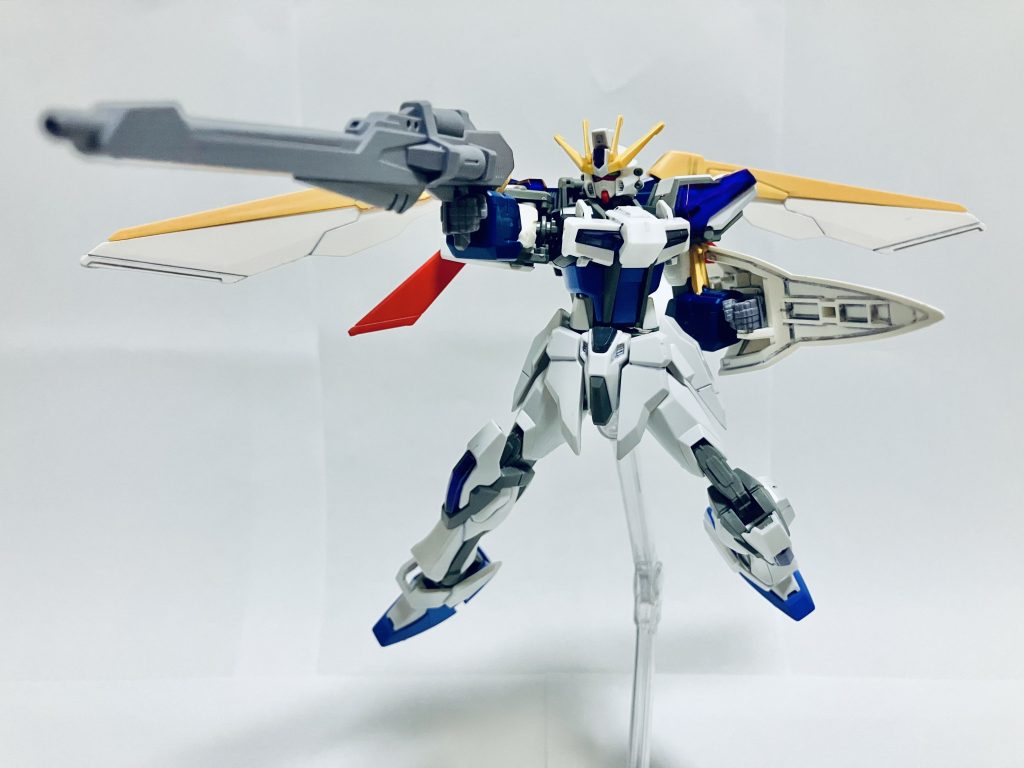 運用計画です。この機体は接近戦用の装備を持たないため、1対1では苦戦が予想されます。そのため集団戦にて接近戦の得意な仲間と連携しつつ、自身はバスターライフルを使った遠距離戦に専念するのが理想と言えるでしょう。