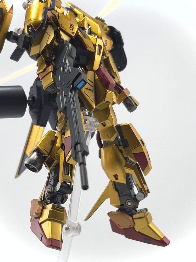 足首のシリンダーはミニ四駆のビスなどを利用してます。サイズ感もいいですし本物の金属なのでリアル感出たと思います。