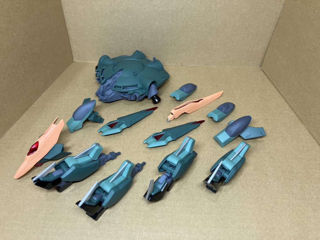 バラバラするとこんな感じです。