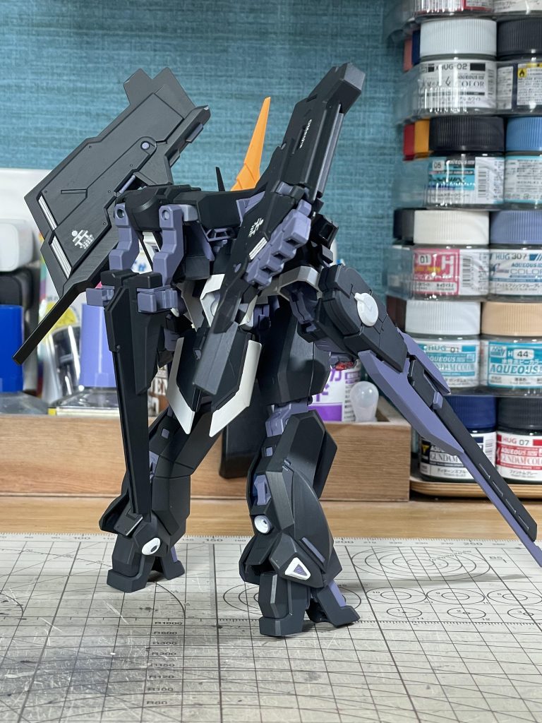 フルドドのテール部分はジョイントをかませて、折り畳んだ状態にしました。(一番の理由は省スペース化…)