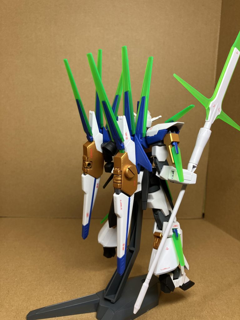 武装はヴェスバーとFXのコアファイターを接続して作りました。ナイオン味ありますでしょうか？