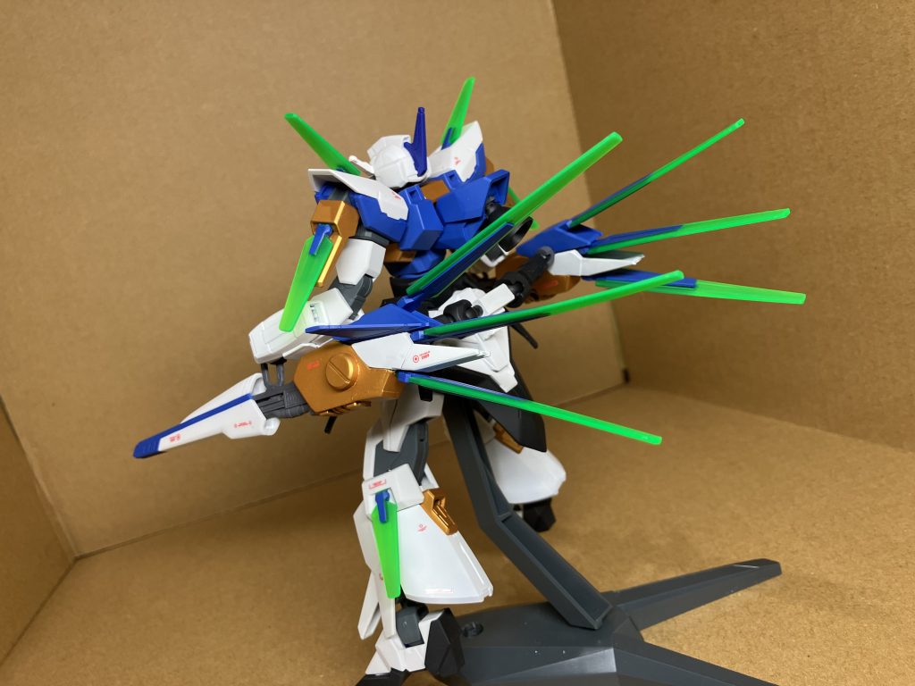 コアファイターのファンネルラックは1箇所追加し、本家のように3つ懸架できるようにしました。ナイオンと言っても過言ではないと思います。