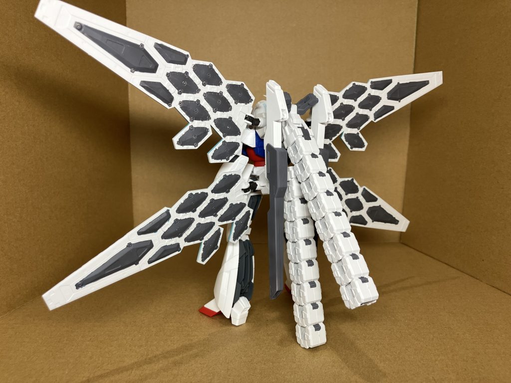 背面は筆塗りしました。苦手な筆塗りで4枚分は疲れました。