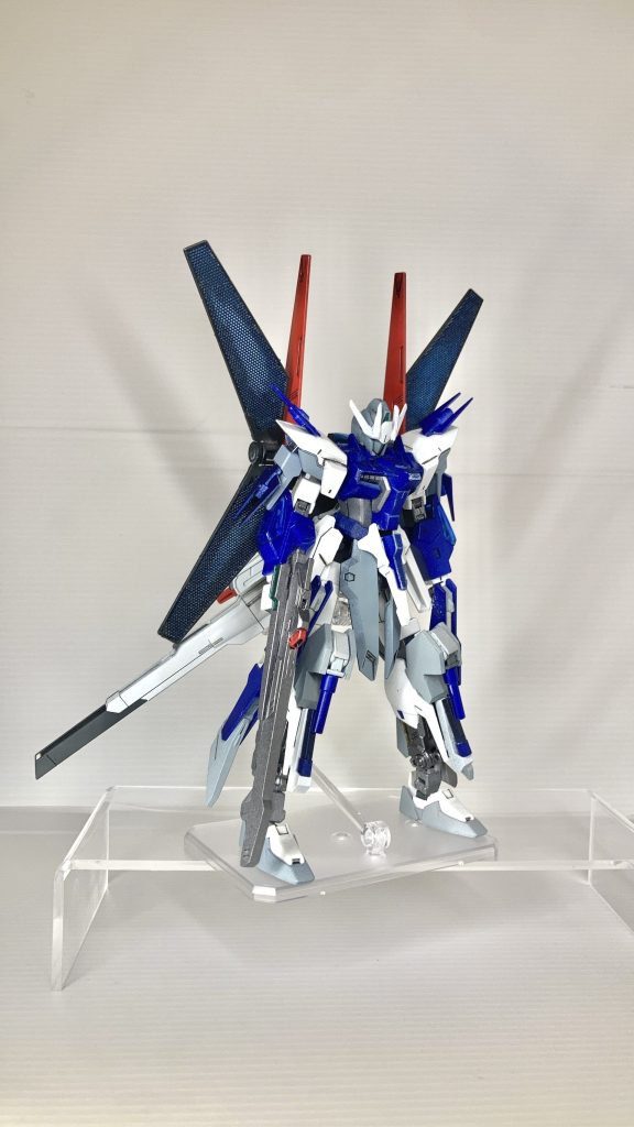 背部のリフレクターを展開した姿です。どうしてもSEED世界の機体にサテライトキャノンを持たせたい...そんな一心でバックパックを作成しました。なので世界観に合わせて多少名前を変えてあります。元ネタのガンダムXにおける対応表がこちら↓スーパーマイクロウェーブ→スーパーデュートリオンビームサテライトキャノン→デュートリオンキャノン