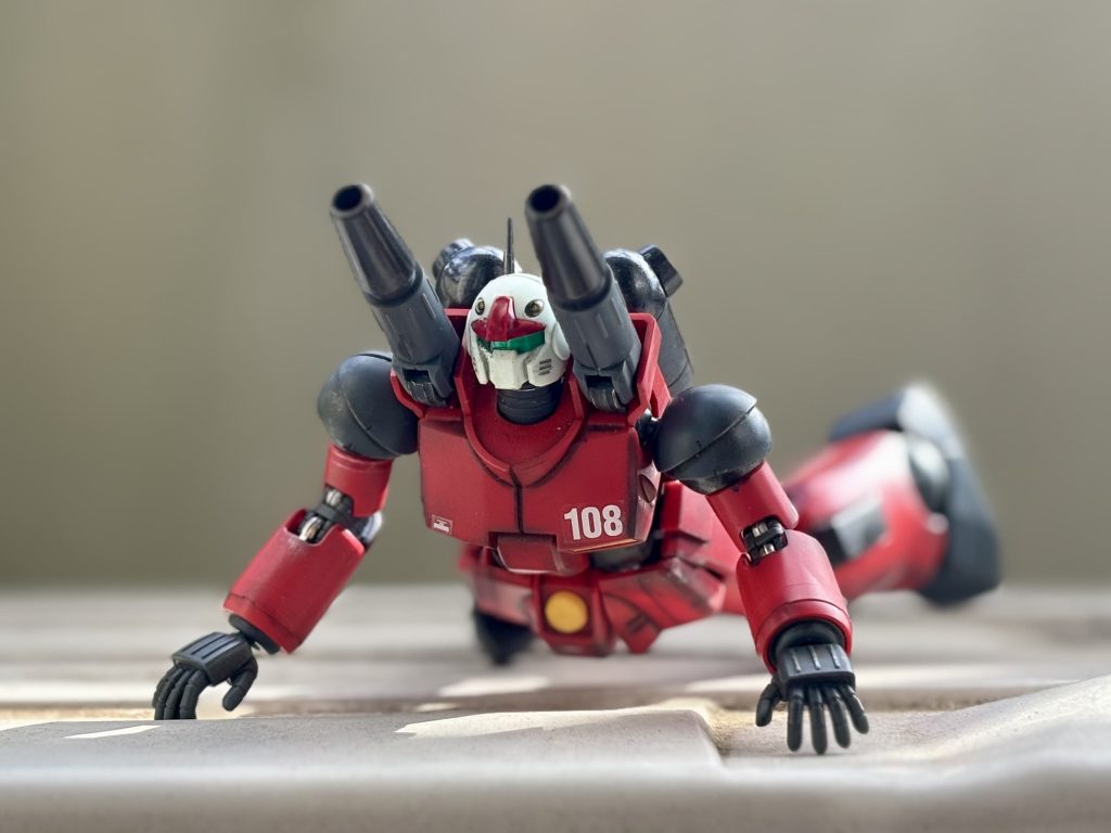 ガンキャノンお得意のポーズで！