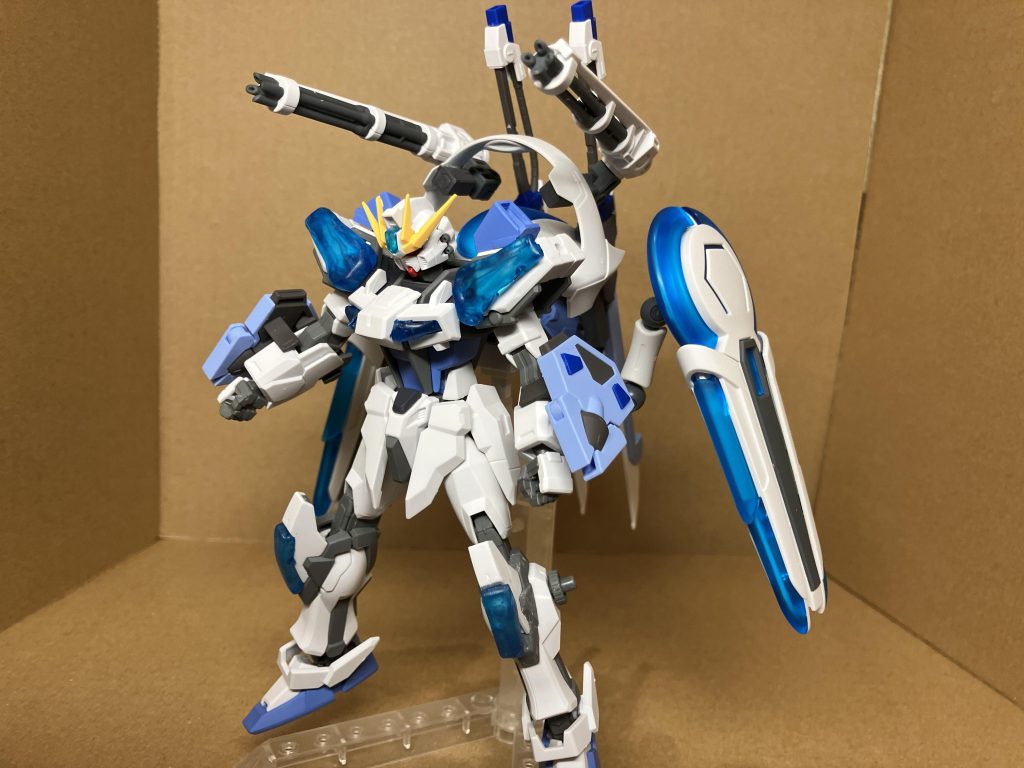 ベース限定版ではなく、通常版なので、クリアパーツは透明レジンで複製し、塗装しました。けっこう粗いので、遠目から見てください。