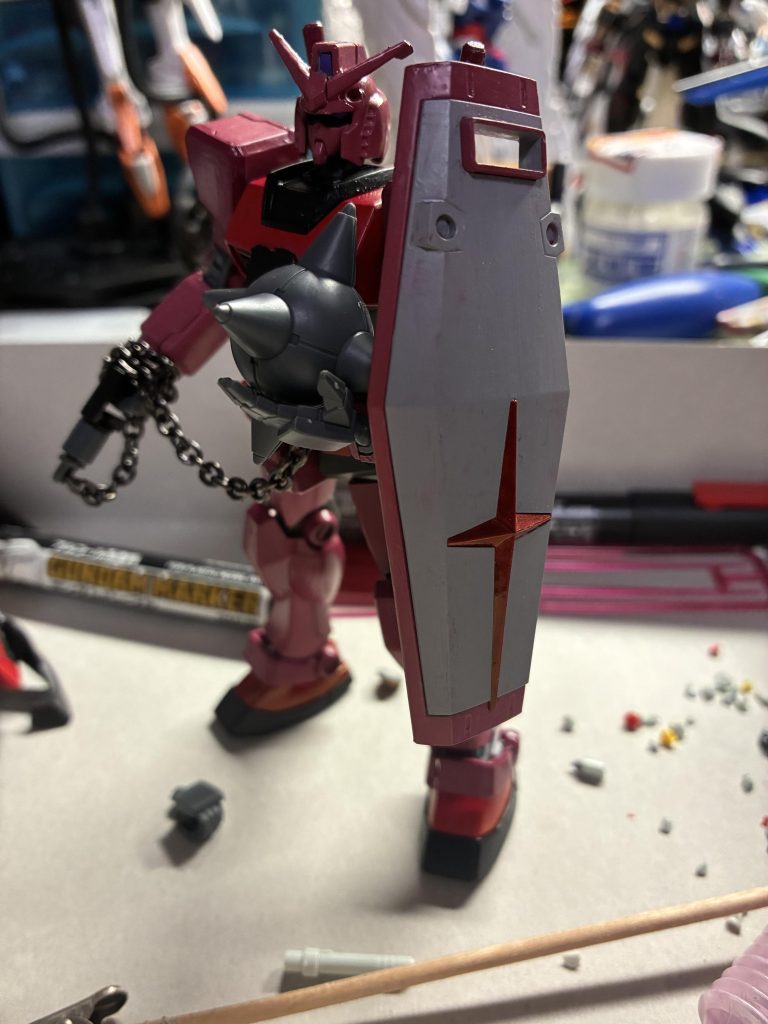 https://gumpla.jp/hg/24989762GQuuuuuuXコンの時に出したこの赤いガンダム(?)のせいですこいつを作る時に使わなかった使わなかったパーツをメインに今回のプロトタイプガンダムを作りました!後はプチ改造もしていて首の部分をポリキャップの首にすることで元のEGにHGの首をつけるよりもよく動くようにしました!