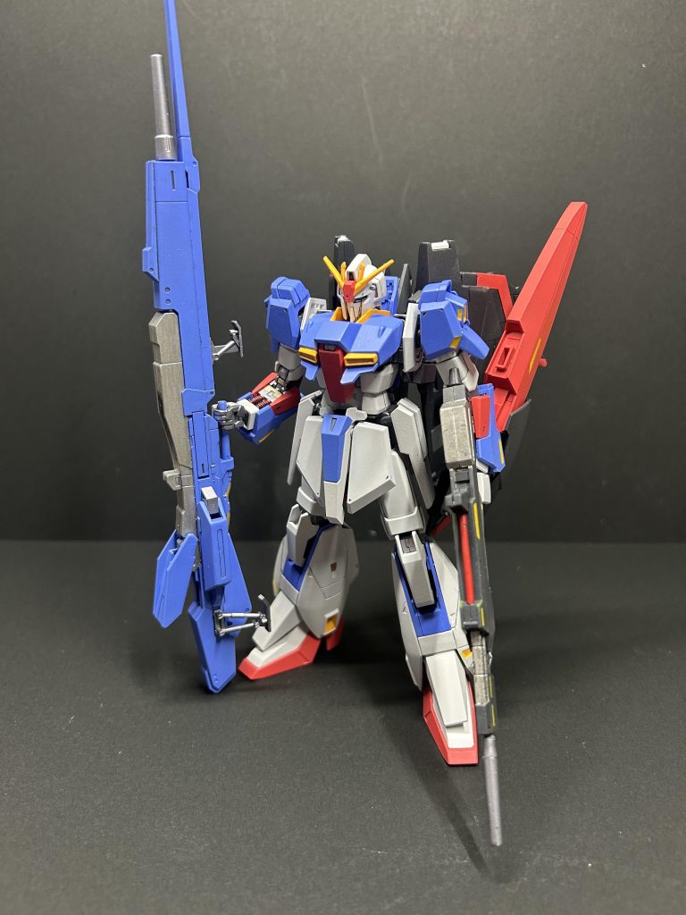 エアブラシでサフ、青→ガイアノーツ 風蒼赤→ガイアノーツ ドラグナーレッド黒→ガイアノーツ ニュートラルグレー4白→ガイアノーツ ニュートラルグレー1黄→ガイアノーツ 橙黄色ツインアイ→ガイアノーツ ブルーグリーンフレーム→ガイアノーツ フレームメタリック2スミ入れ→タミヤ スミ入れダークグレーそれ以外の細かな所はエナメル塗料筆塗り