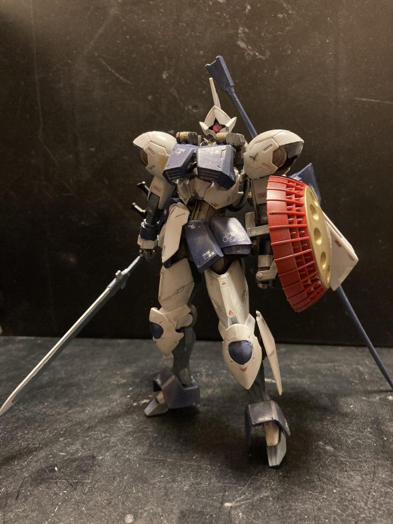 ギャンです。誰がなんと言おうがギャンです。嘘です。ミカエリスです。水星の魔女の在庫が豊富にあった時期の、さらにミカエリスが1000円で投げ売りされてた時に購入しました。もうそんな価格じゃ売ってないですね〜ラッキー(･∀･)y