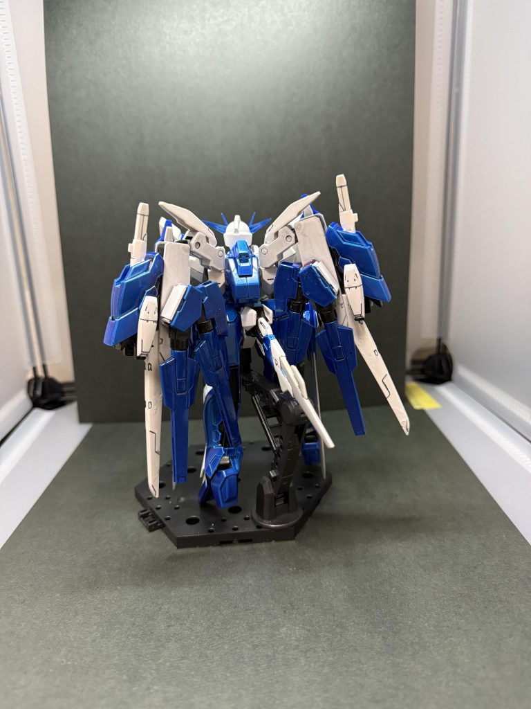 ライフルはダブルオースカイのものを使いシールドはリボーンズガンダムのものを使っています😊