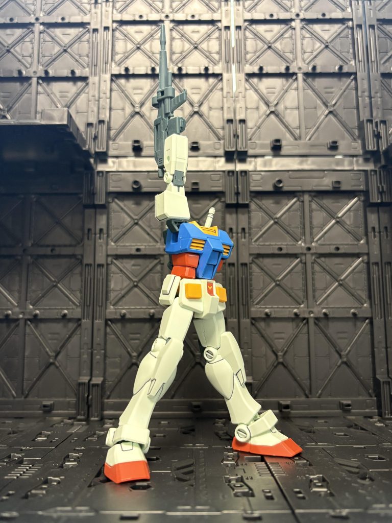 ラストシューティング。紅白戦、盛り上がるよう、また、白組勝利への願いを込めて、今年最後の一撃です😁&nbsp;今年もガンスタの皆さんに、お世話になりました。ありがとうございます😊また、来年もガンプラ、楽しみましょう👍それではみなさん、良いお年をお迎えください😊