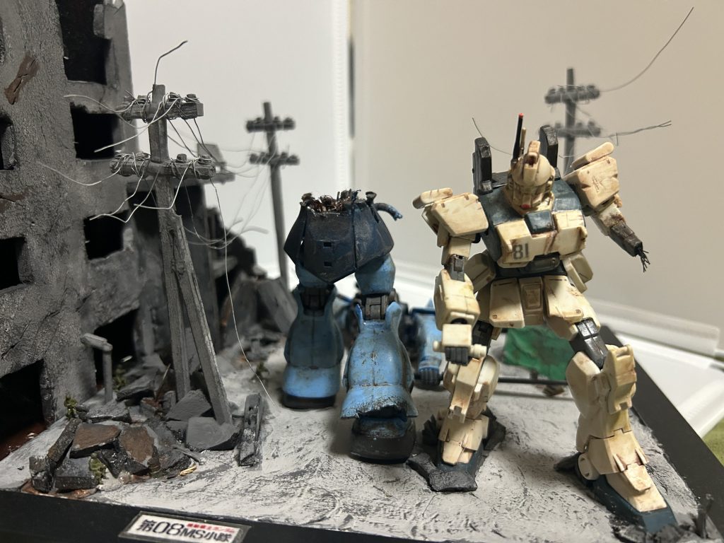 そしてこれが完成したってわけ…！まぁこんな感じで作りました。展示会にも出させていただいた作品で。嬉しいことにグランプリ受賞にもなった作品です。これで取れるんかーいは言わないでください🤫周りの再現としてはまだまだな部分がありましたがポージングは良かったと思います。さて…08もう一回見るか… それでは！嵐の中で輝いて！