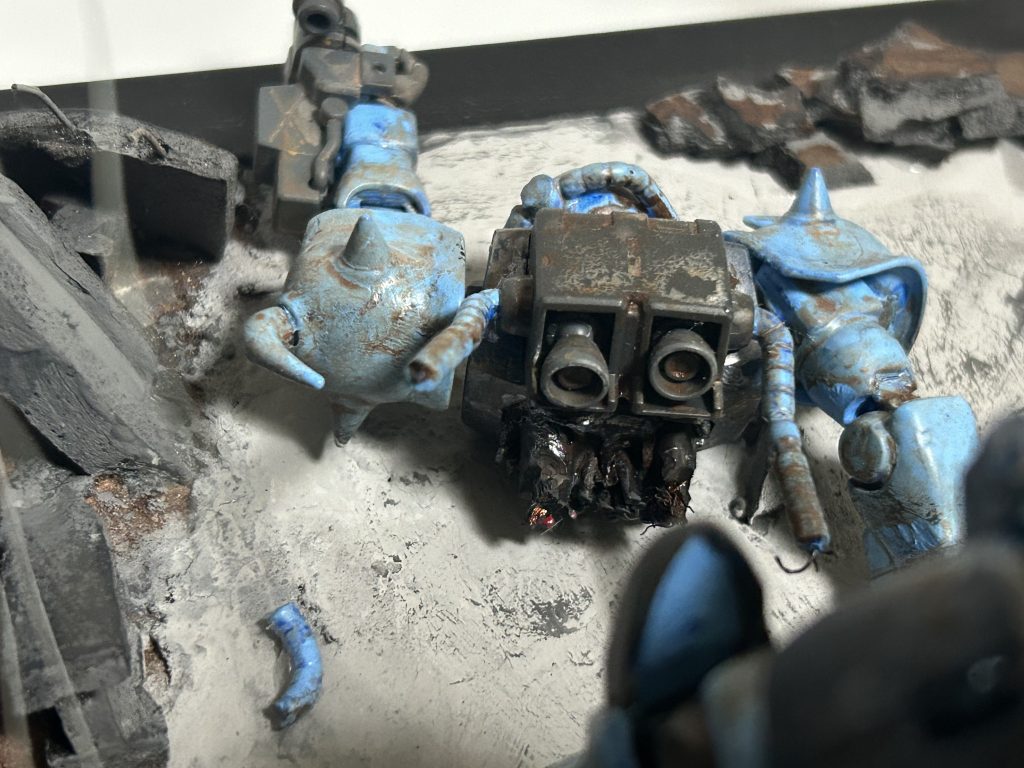 供給パイプ部分に線が見えるのは一応再現のつもりで作りました。こんな感じだったのかな。