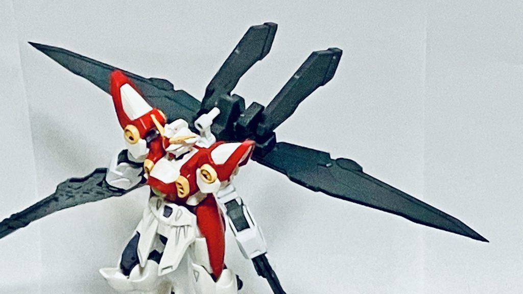 フリューゲルフライトです。スラスターを通常飛行形態に変形させた状態になります。あまりスピードは出ませんが、素直な操縦が可能です。