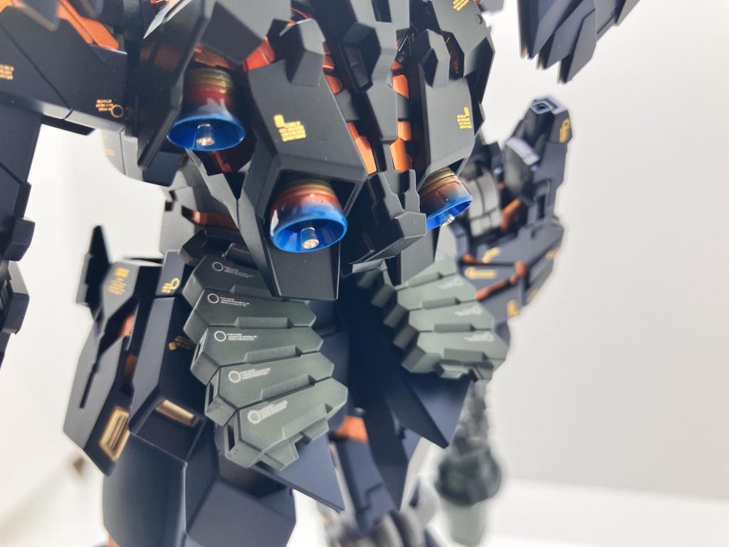 バーニアはチタン焼け風塗装し光沢仕上げで、メタルパーツのノズル追加しました。