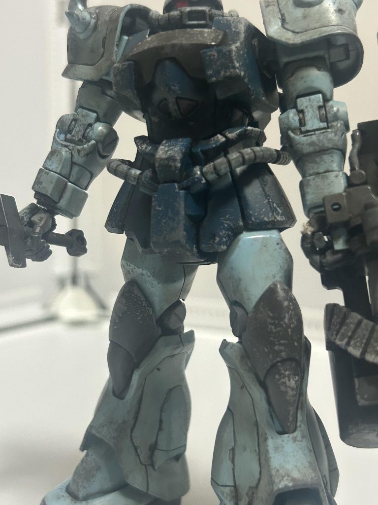 ふむ😕こんな感じかな!汚しは極端な汚れ差がない限りは良い出来になりやすいから本当にやりやすい!そして再びチッピングを再開。