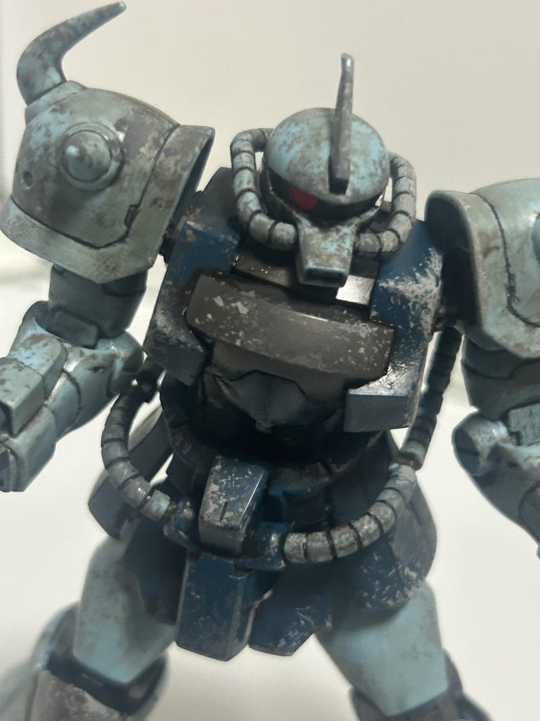 肩と頭を汚し過ぎたぁあああああああ!けどまぁ、汚し塗装は汚し得な部分が多いからね!パイプは塗装するかどうか考えましたが結局やることに。