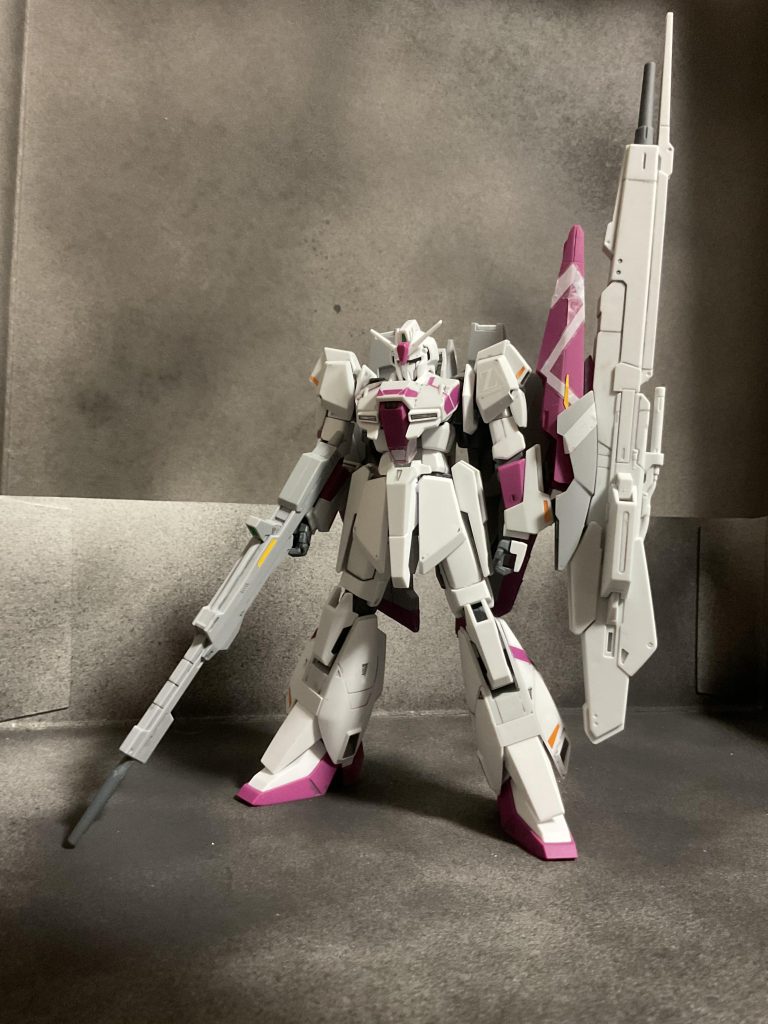 大きい面積のデカールを貼るのに結構苦戦して違和感があるかもです