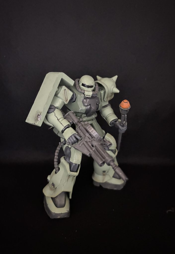 こちらは近接戦闘を得意とする2番機。少尉のザク。ザクマシンガン、シュツルムファウスト、ヒートホーク装備。