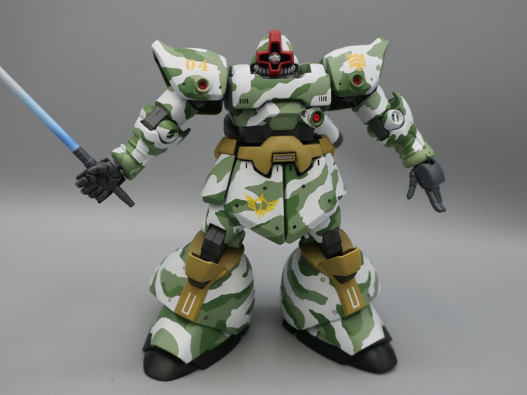 その案件とは カラオケで「哀戦士」を歌った時に起こります最近のカラオケは 劇場版哀戦士の映像が流れる事をご存じでしょうか? マイクにコードも繋がっていません ミノフスキー通信でしょうか?「哀戦士」 歌い出しはマチルダさんの埋葬?シーンからです イントロが素敵です ♪ホワイトベースの乗組員が甲板に勢ぞろいし敬礼して カツレツキッカが花束を投げ落とします「アムロの眉間にシワが寄っとるな」 と思いながら歌います次はグフとの戦闘シーン グフは破壊されてホワイトベースでの白兵戦になります銃撃戦の中 ランバラル大尉とセイラが再会します 「ランバラルの父はジンバラルね チンギスハンとフビライハンみたいやな」 と思いながら歌います