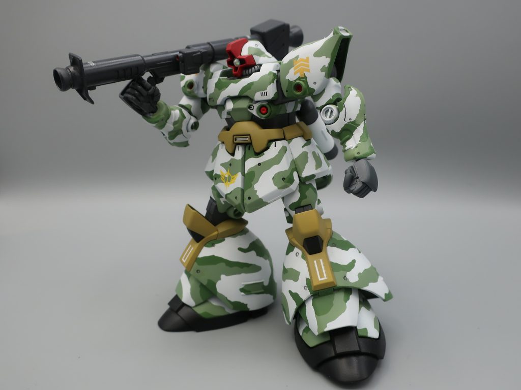 そしてジャブロー シャアズゴックとアッガイの登場です 「ゾックをもっと映せー」と思いながら歌いますウッディ大尉はファンファンで突っ込んでいきます (ウッディ→大尉で ファンファン→大佐 ややこしいです) 最後は マチルダさんとウッディ大尉の結婚式の映像が流れますホワイトベースの皆に祝福されています とてもいい光景です キレイですここで『困った案件』が発生するのです私自身 気づいたら 泣いています 涙で溢れてしまうのです