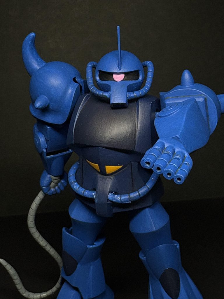 左手マシンガンの穴を開口。親指の位置を調整。