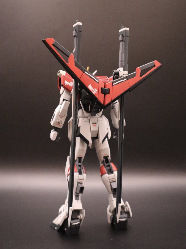 素組でもスタイルが良く、とてもカッコいい機体なので、・腕部、脚部の延長・ディテールの追加を中心に作業を行いました。