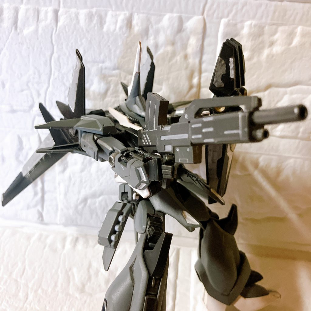 ライフルはギラドーガのをそのまま持たせてます