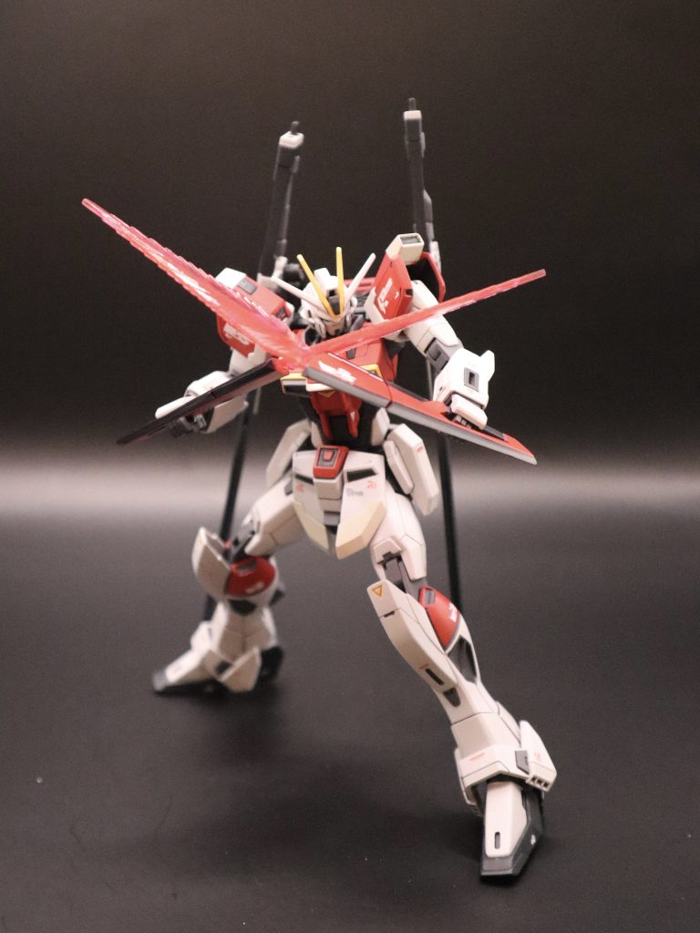 もっと腰をグッと入れたポージングを取りたいのですが…勉強します。「対艦刀逆手持ち」「対艦刀＆ビームブーメラン構え」も改めて撮影したいなぁ…。  現在、久しぶりにHGエクシアを作成中！！こちらもシンプルな作製でちょこッとディテールUPをと考えています。乞うご期待笑