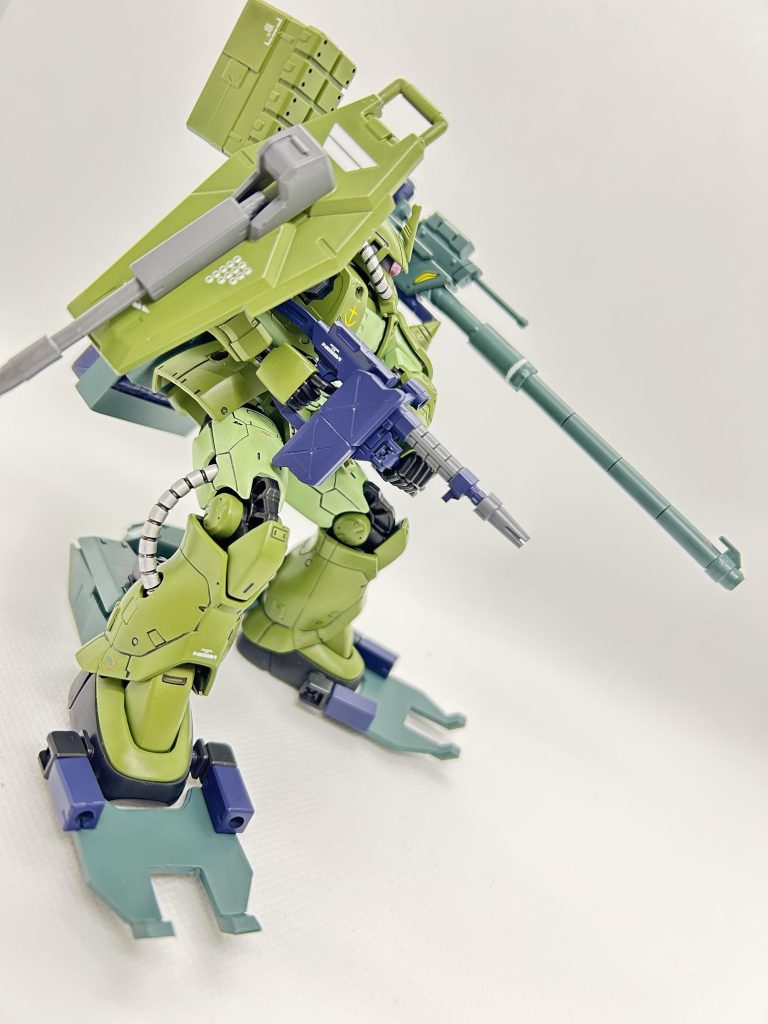 パイルバンカーの銛の部分が折れたり、シールドに格納できなかったり、肩部の砲を支える軸が折れたりとまぁハプニングの連続で完成に非常に時間がかかりました。