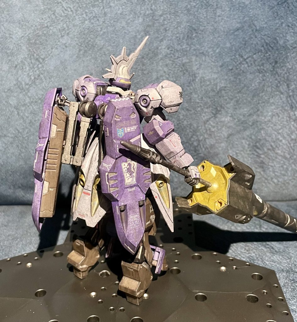 立ち姿がほんまにかっこいい😎あとドリルがありさたり前のようにはみ出てしまう…先端をグラデーションで渋ゴールド入れてるんですがあまりわかんないですねー