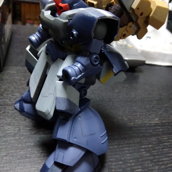 珍しく連日投稿w今日はバックパックの制作に取り掛かりました☺️30MMアルト陸戦型の胴体・腕・脚を組み合わせてバックパックにします！試しに装着して…あれ？リアのデカいパーツないほうが良い…😵？想定してないですけどどこか高機動型みたいでこれはこれで良いなと思ってしまった(笑)まぁいつか機会があればw今日のニャンコはなんだか静かだなぁと思ったら落ちてました😸天気良かったからなぁw（3枚目）