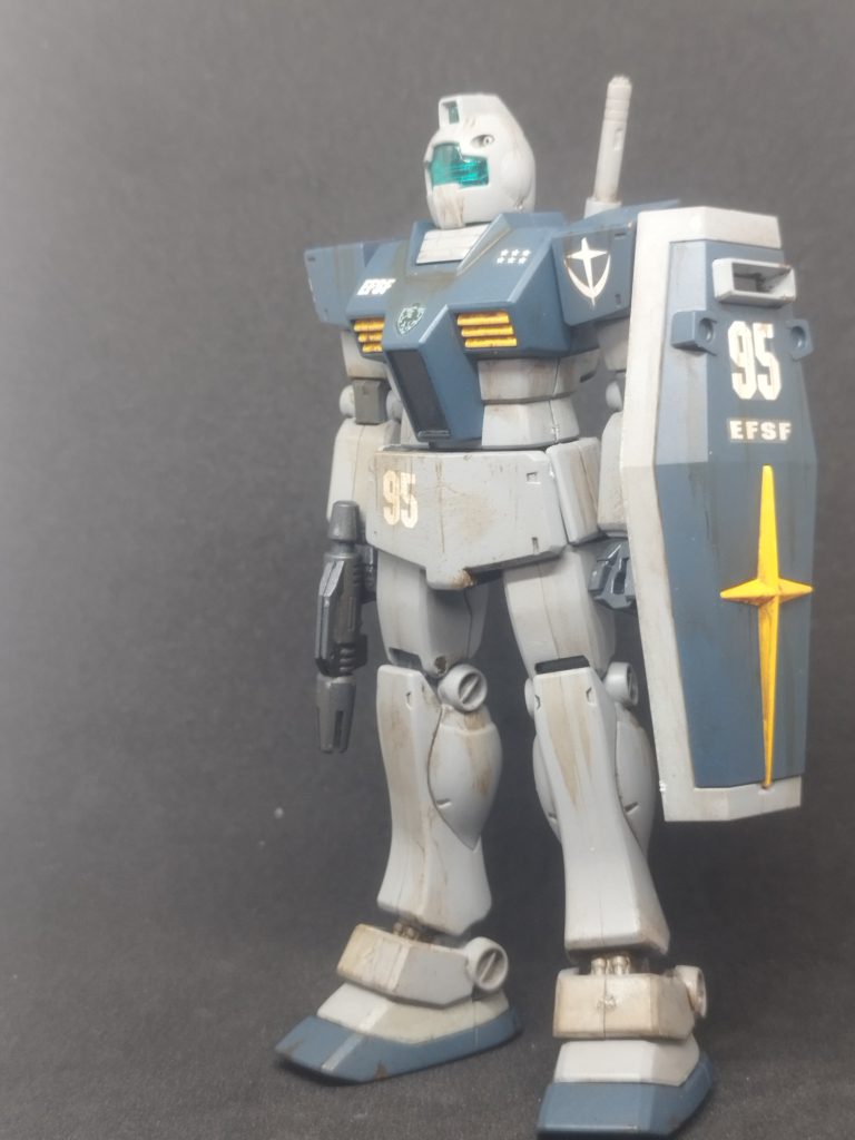 同小隊 95番機製造ロットとしては最初期型になりそれなりに汚れている。(なお制作後何度か足首もげていて下手にブンドドできない))
