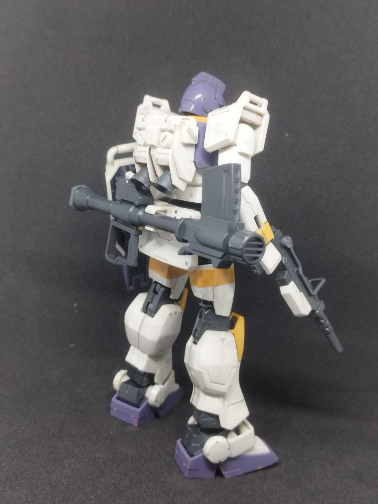 各種戦術評価を行っているが実際は汚れ仕事も請け負ってるらしい。ということで陸戦型ジム。セイラマスオコラボの塗料を試したくて塗装したらこうなりました。配色おかしすぎるだろ( )