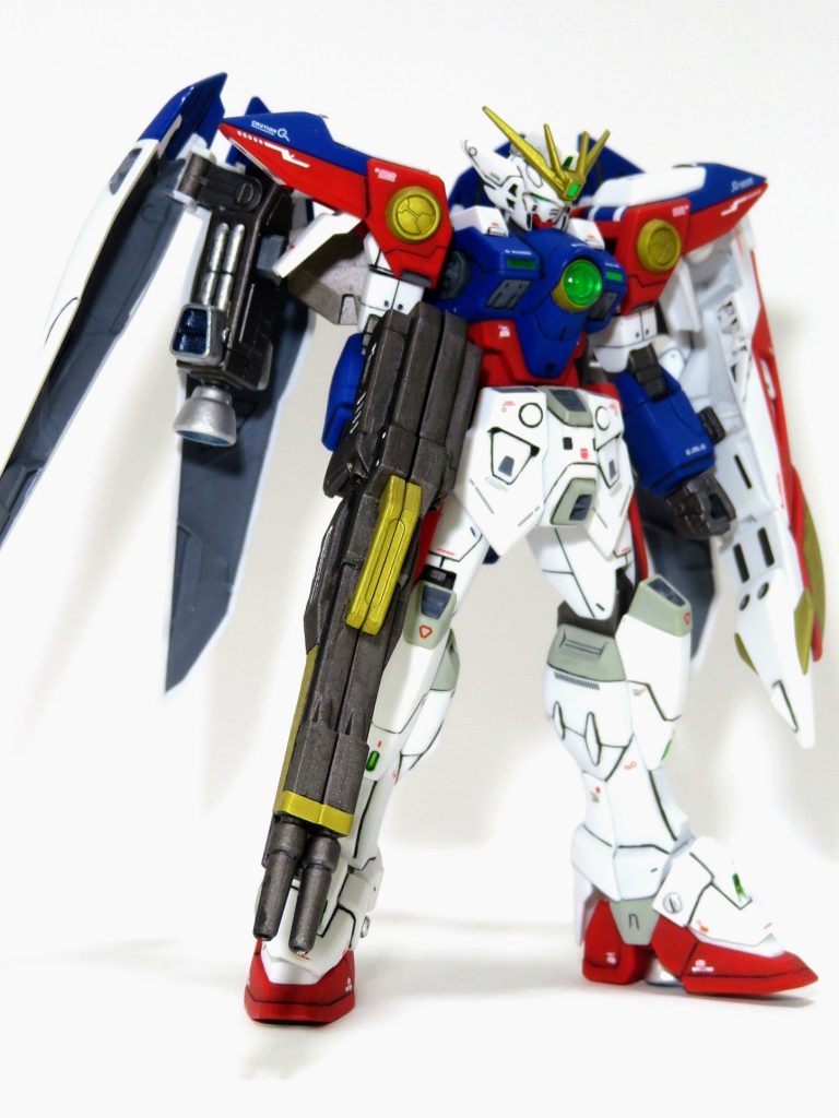 HGAC ウイングガンダムゼロ以前にも作ったことがありますが、ガンダムWを一通り視聴し直して無性に作りたくなり、二体目を製作しました。筆塗り全塗装で仕上げてあります。