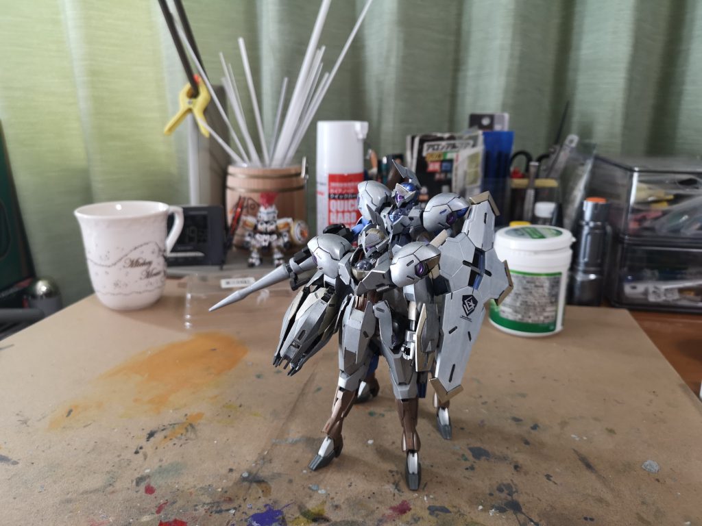 ちなみに先日、作ったケンタウロスに騎乗することができます。似たような頭部なので違和感ありますね(；・∀・)続いてが本命