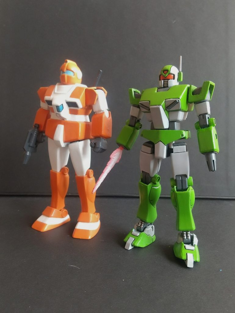 最後にノーマルジムとの比較をしたかったんですが…1個しか手に入らなかったので仕方なく旧キットのジムと並べてみる…うーん、わかりづらいw 以上ですありがとうございました